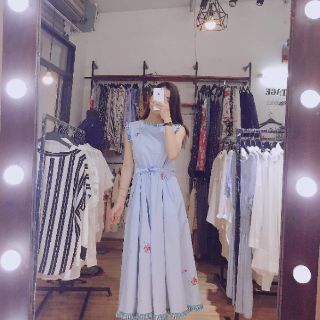 Váy thêu hoa siêu xinh