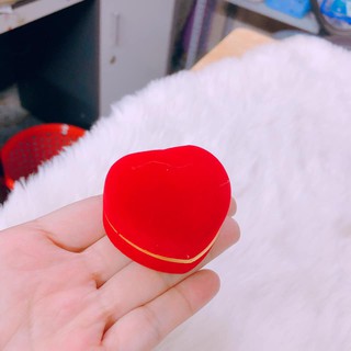 HỘP QUÀ ĐỎ TRÁI TIM