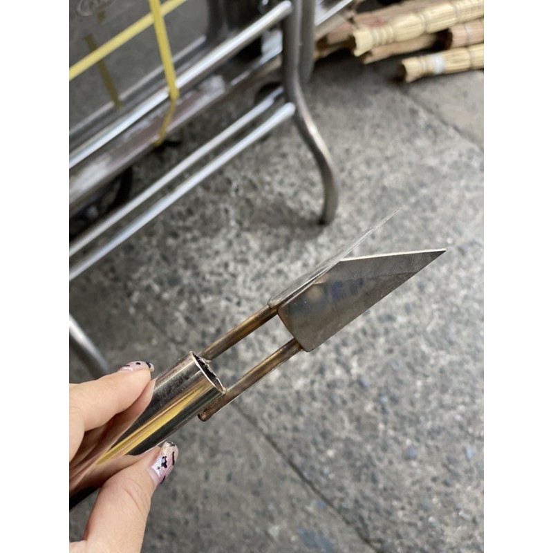 Dao cắt mắt thơm