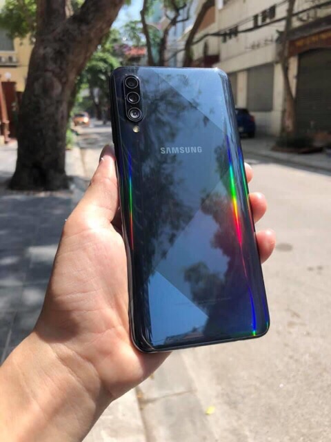 Điện thoại Samsung A50s chính hãng ram 4gb, rom 64gb, vân tay trong màn đã qua sử dụng