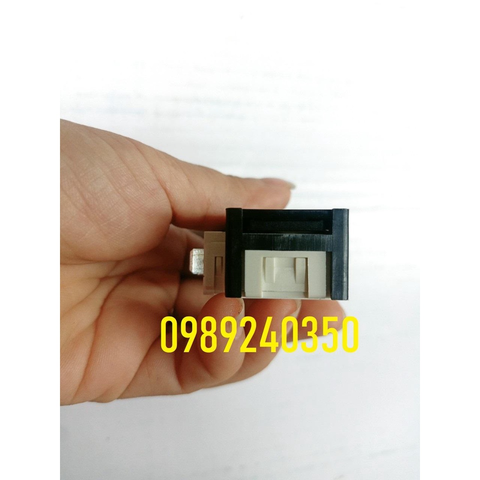 Công tắc khóa cửa máy giặt Toshiba cửa ngang chính hãng