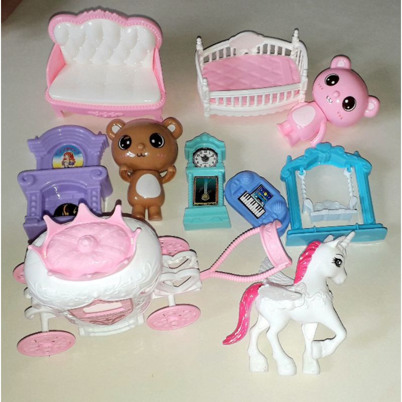 Sét Đồ chơi Nội thất và xe ngựa của công chúa Bạch Tuyết bằng nhựa rất đẹp