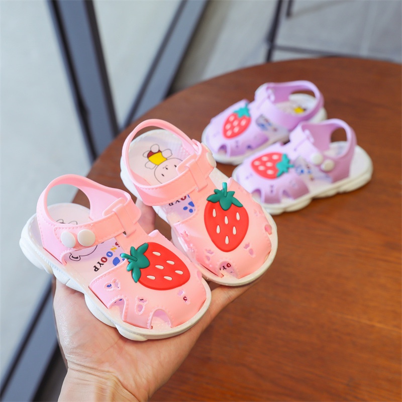 Giày Sandal Mùa Hè Thoáng Khí In Họa Tiết Dâu Tây Phong Cách Mới Cho Bé Gái 0-2 Tuổi