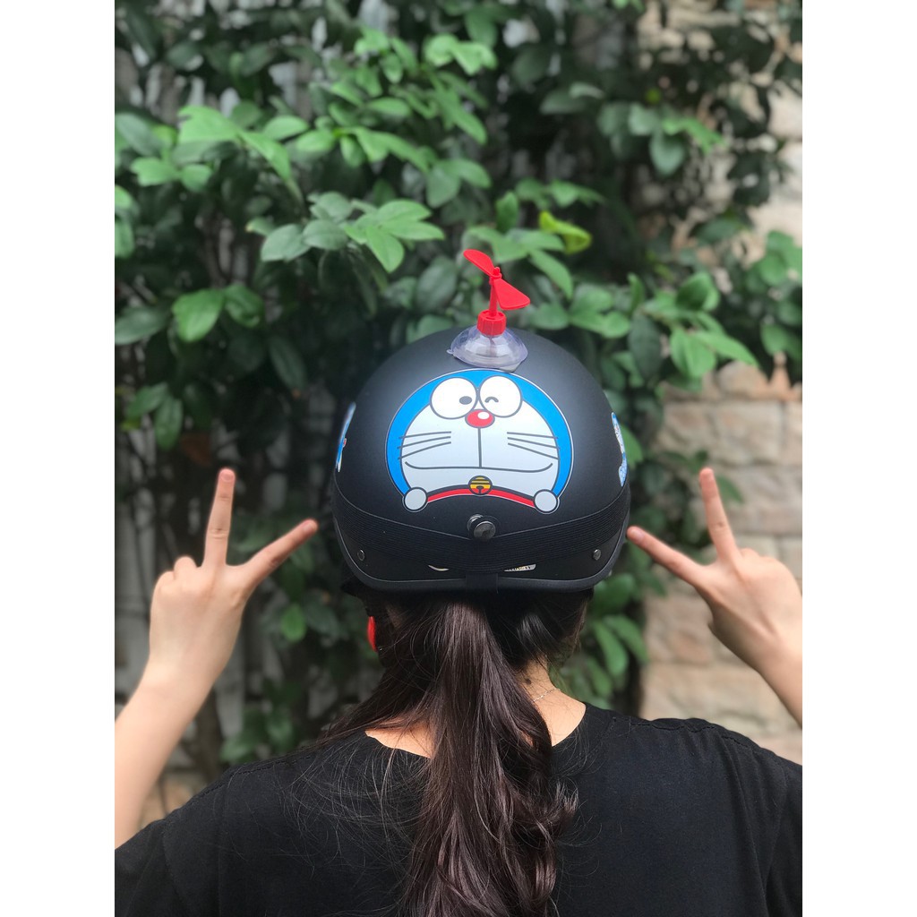 Nón bảo hiểm 1/2 doreamon đen + chong chóng + kính phi công