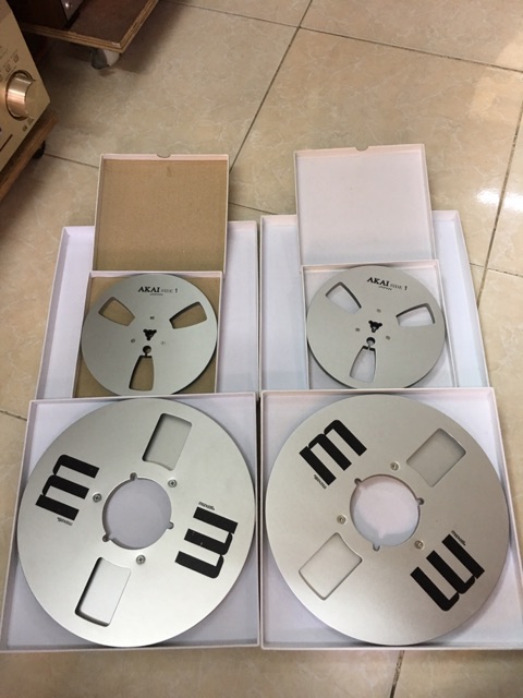 1 ĐÔI XƯƠNG NHÔM AKAI 7 inch và 1 ĐÔI MAXELL 10 inch