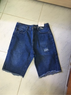 Quần jean lửng nữ rách