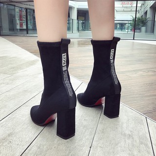 [XẢ KHO] Boot da lộn đế vuông 5 phân, có dòng chữ sau gót, màu đen cực ôm chân