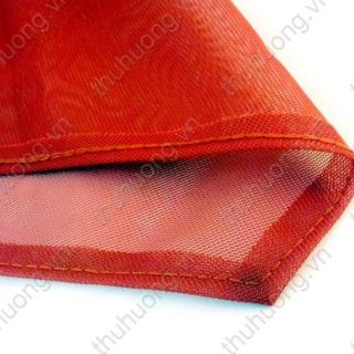 Khăn quàng đỏ có viền mép