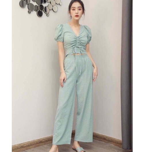 bộ nữ quần dài ống rộng áo rút ngực lạ mắt