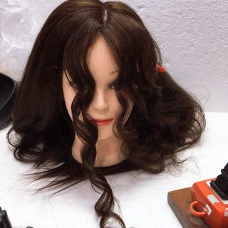 Đầu manocanh học làm tóc cô dâu makeup