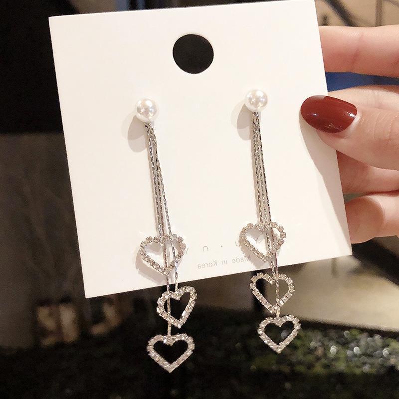 Khuyên Tai Tua Rua Dài Hình Trái Tim Đính Kim Cương Thanh Lịch Và Tinh Tế