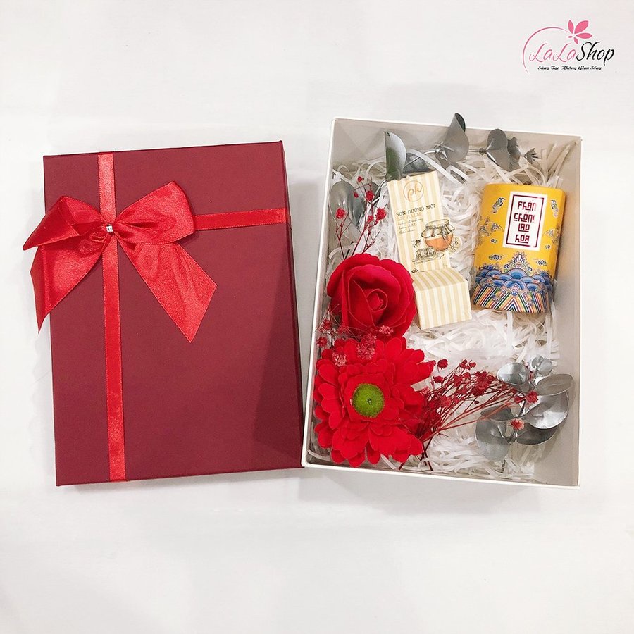 Set hộp quà tặng kèm mỹ phẩm cho mẹ và người yêu, quà tặng cho ngày lễ 20/10, 8/3 hay valentine - Hộp đã được trang trí