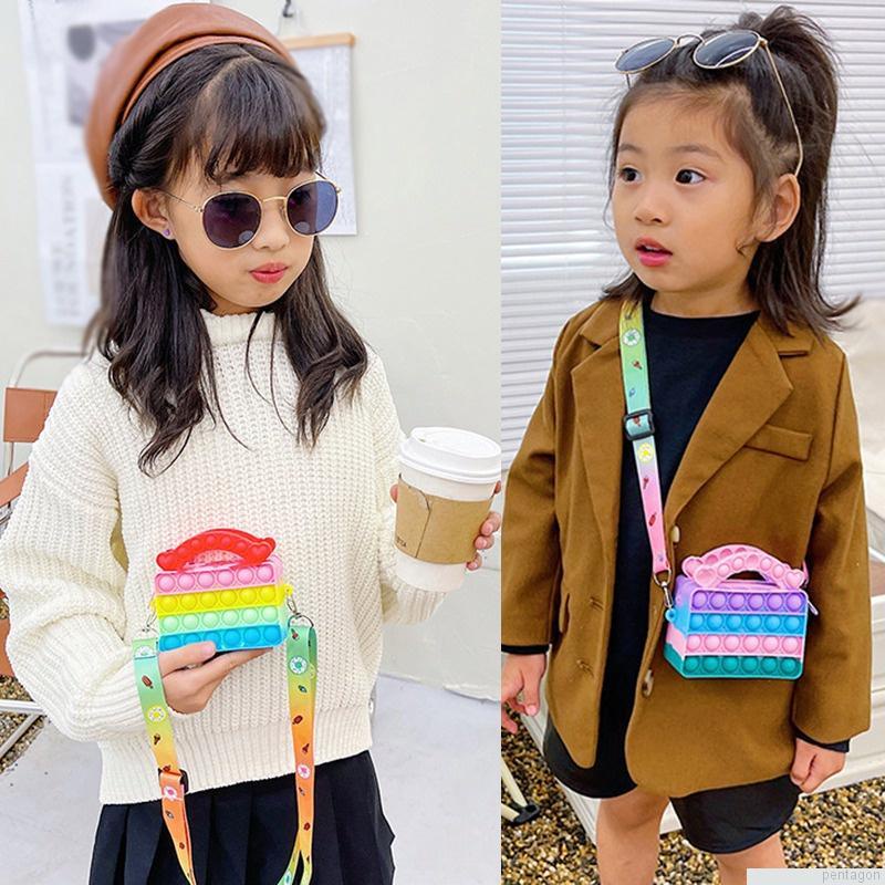 Túi đeo chéo vai bằng silicon họa tiết hoạt hình dễ thương cho bé gái