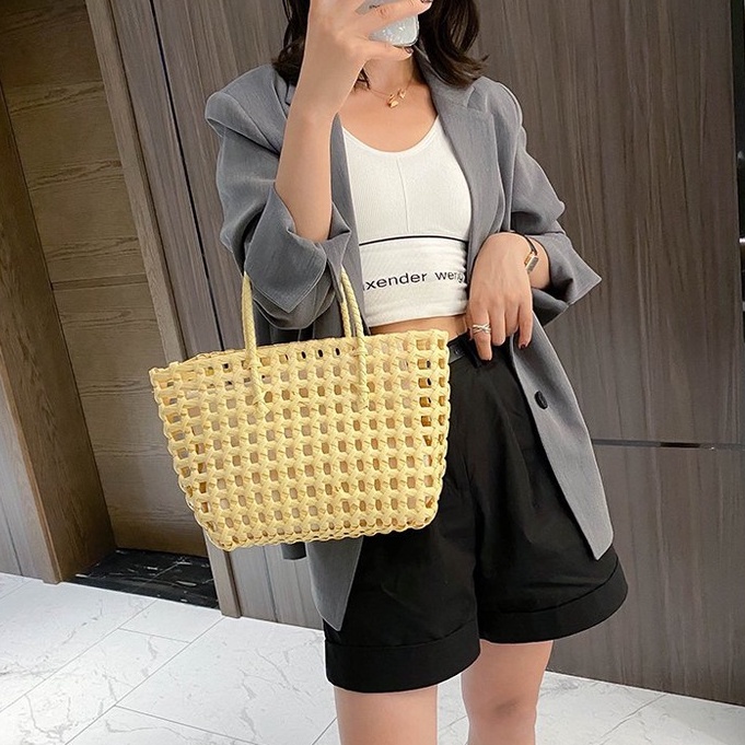 Giỏ nhựa  đan thưa - mẫu hot mùa hè nhiều màu