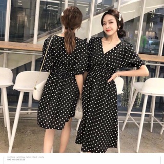 Váy chấm bi