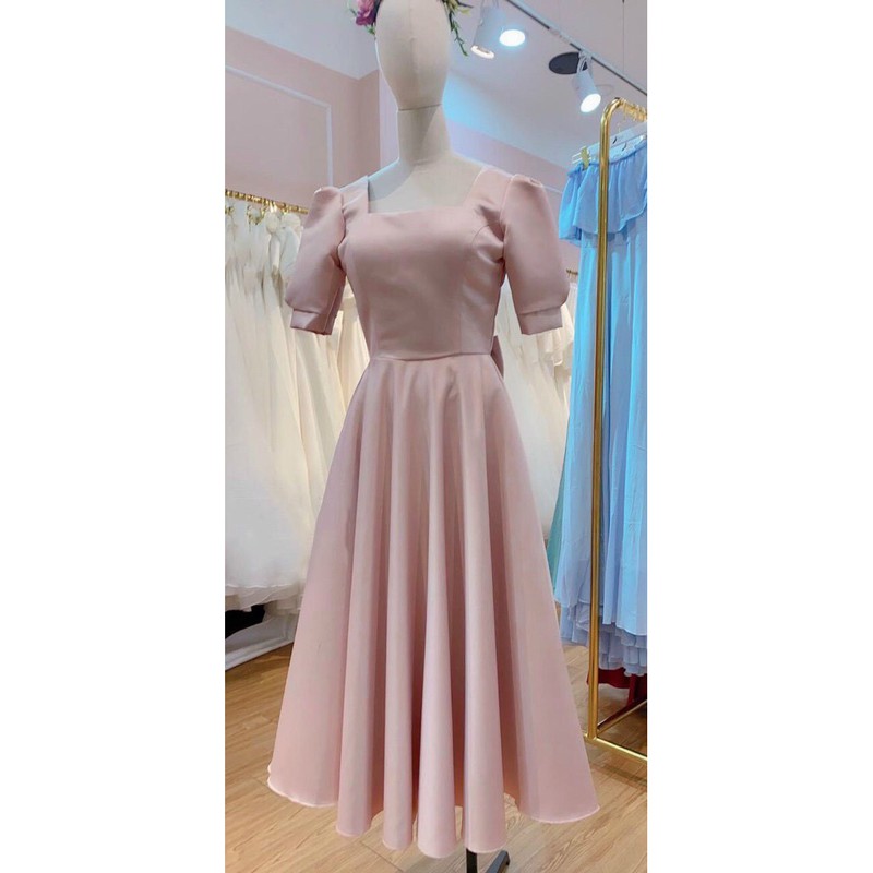 ĐẦM CỔ VUÔNG SẺ LƯNG GỢI CẢM