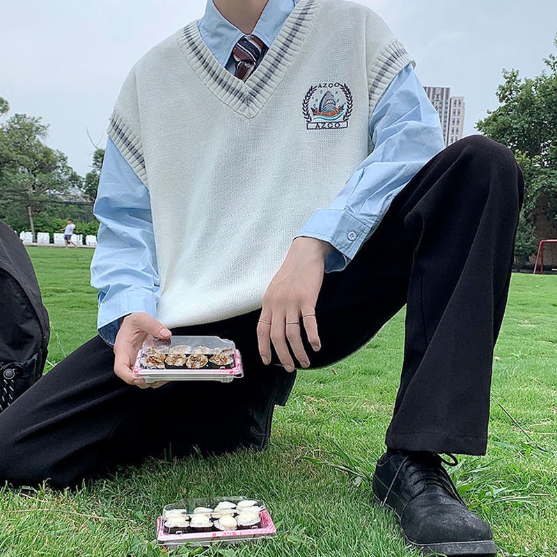 Áo len không tay cổ chữ v dáng rộng thêu họa tiết phong cách thời trang mùa thu kiểu hàn cho nam sinh