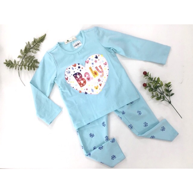 Bộ cotton thu đông bé gái in hình trái tim có size từ 2-10 tuổi. Mã VT00477