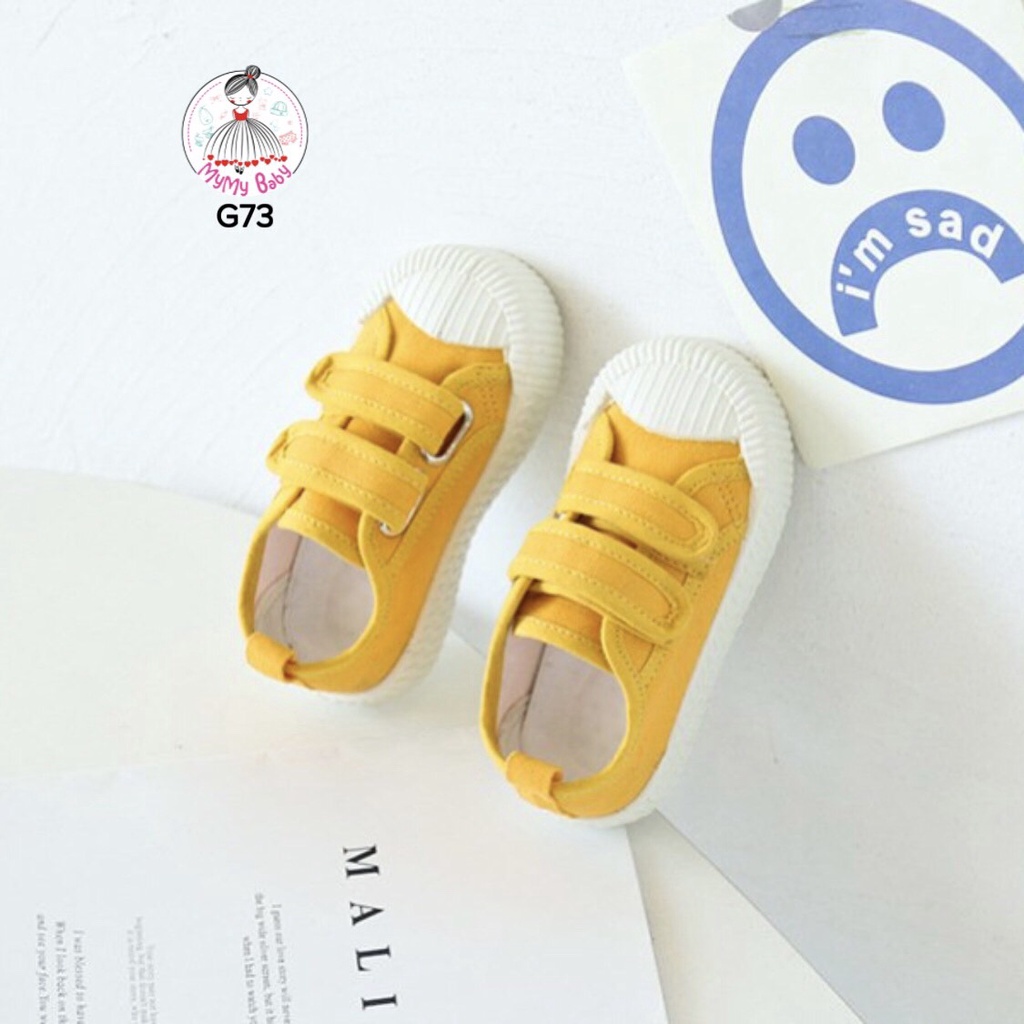 Giày thể thao quai dán có nhiều màu