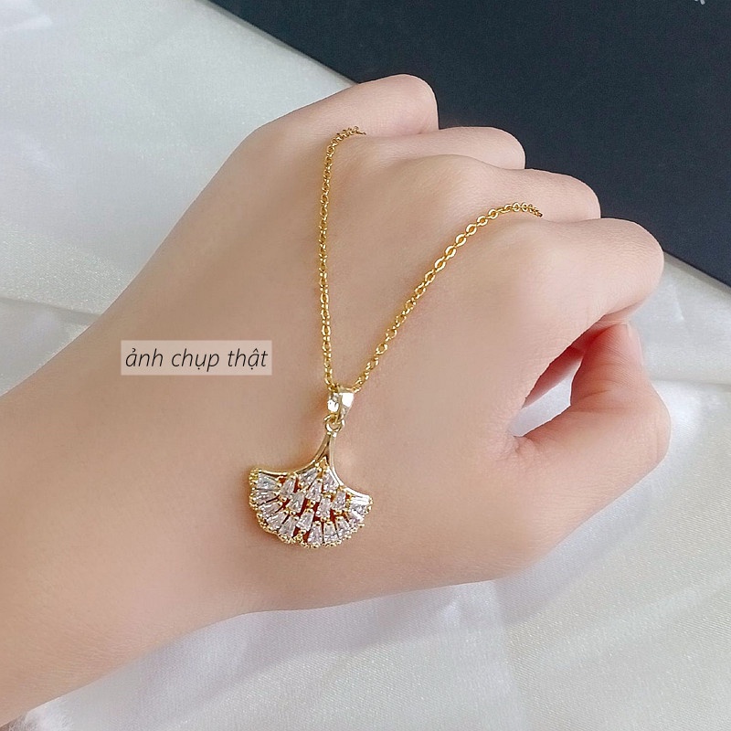 Dây chuyền titan nữ thiết kế hình chiếc quạt đính đá pha lê cao cấp thời trang sang trọng mới nhất 2022