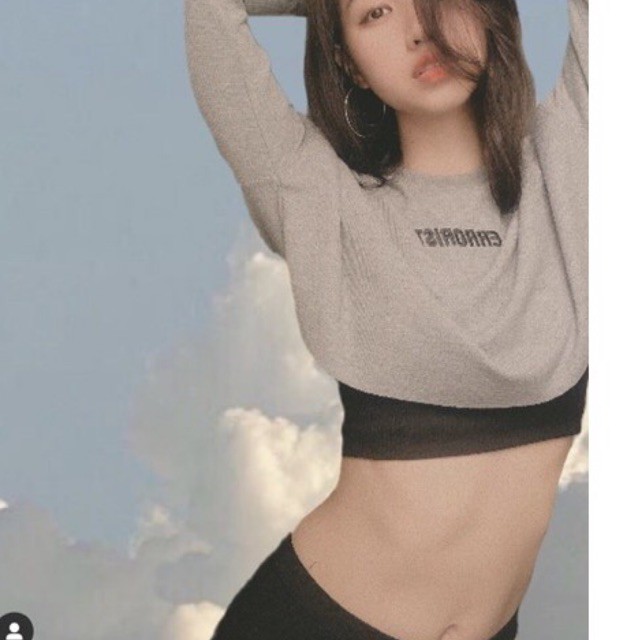 ERRORIST - Crop tay dài xám (có ảnh feedback thật) | BigBuy360 - bigbuy360.vn