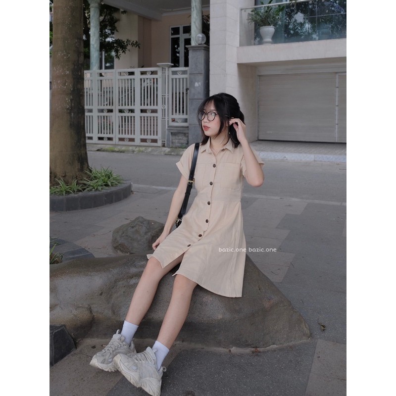 Váy cổ đức chiết eo dáng ngắn Bazic one | BigBuy360 - bigbuy360.vn