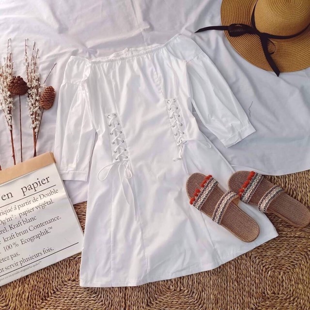 Đầm bẹt vai trắng đan dây eo