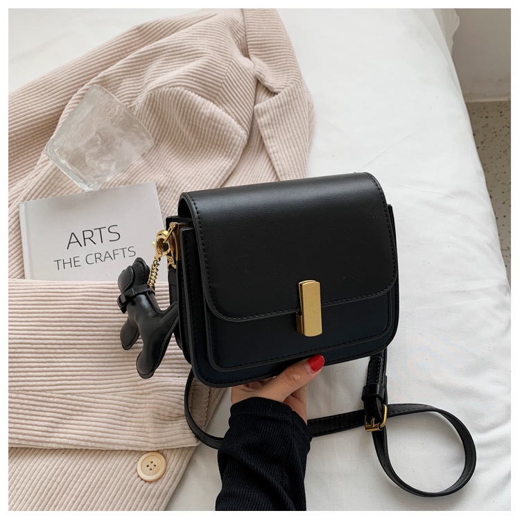 Túi xách nữ thời trang Quảng Châu đeo chéo kèm móc khoá hình cún dễ thương 04T3-2811