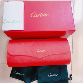 HỘP ĐỰNG KÍNH MẮT HIỆU CARTI