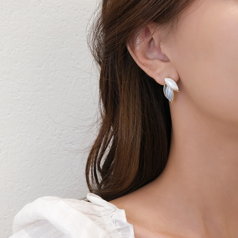 Đôi Bông Tai Hình Chiếc Lá Thời Trang Cho Nữ