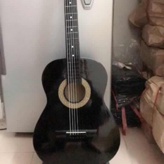 Guitar phổ thông màu đen cá tính. Tại TỔNG KHO ĐÀN HN