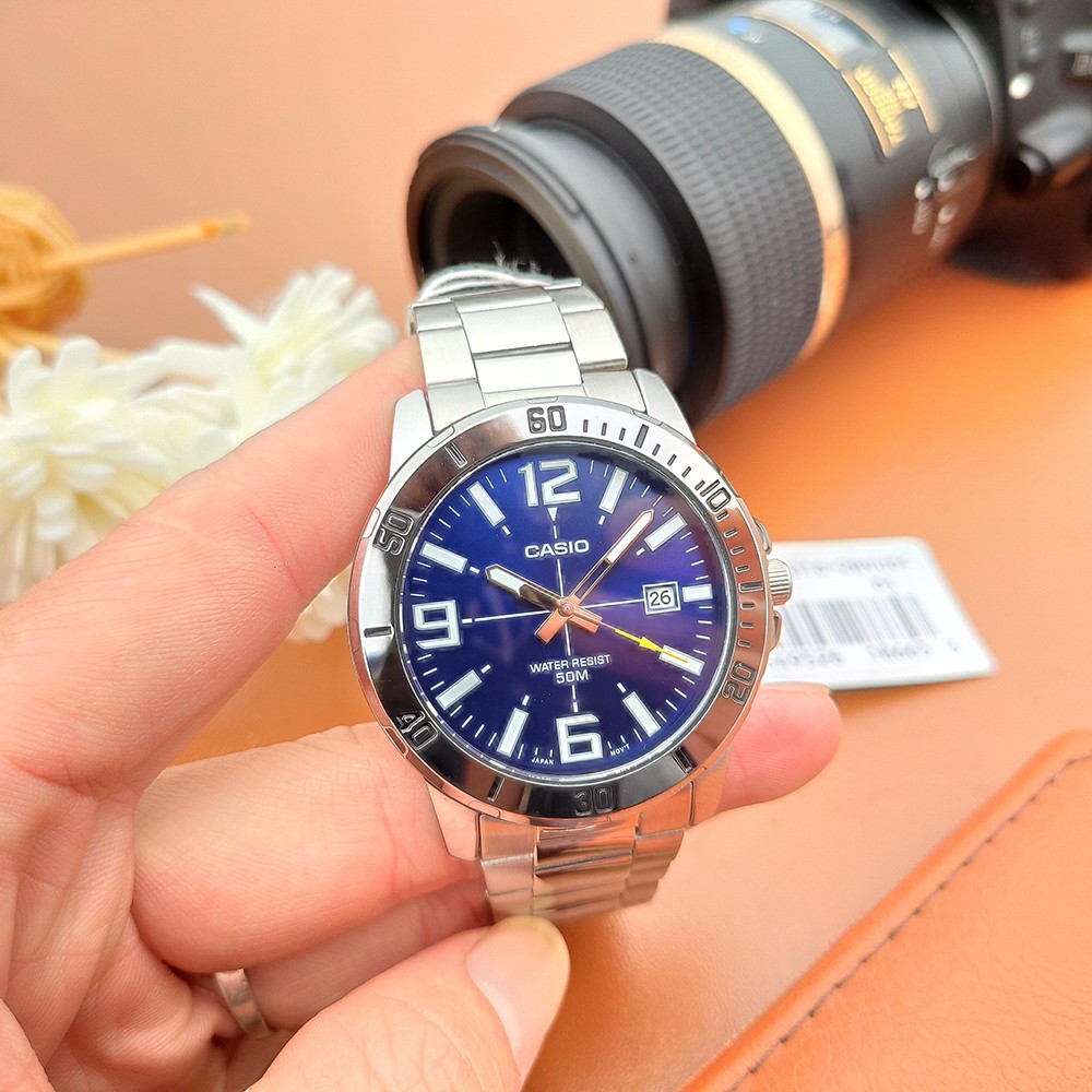 Đồng hồ nam Casio 💖𝐅𝐑𝐄𝐄𝐒𝐇𝐈𝐏💖 Đồng hồ Casio MTP-VD01D-2BVUDF dây thép size to | BigBuy360 - bigbuy360.vn