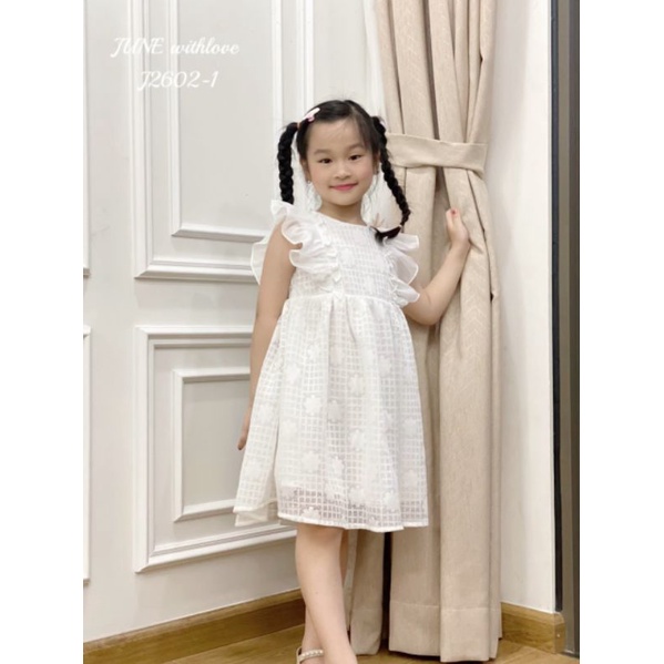 Đầm June màu trắng chất liệu tơ ren mềm mịn sang trọng