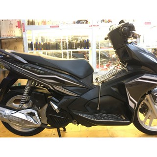 Ốp hông lớn Airblade 2016-2019 sơn carbon