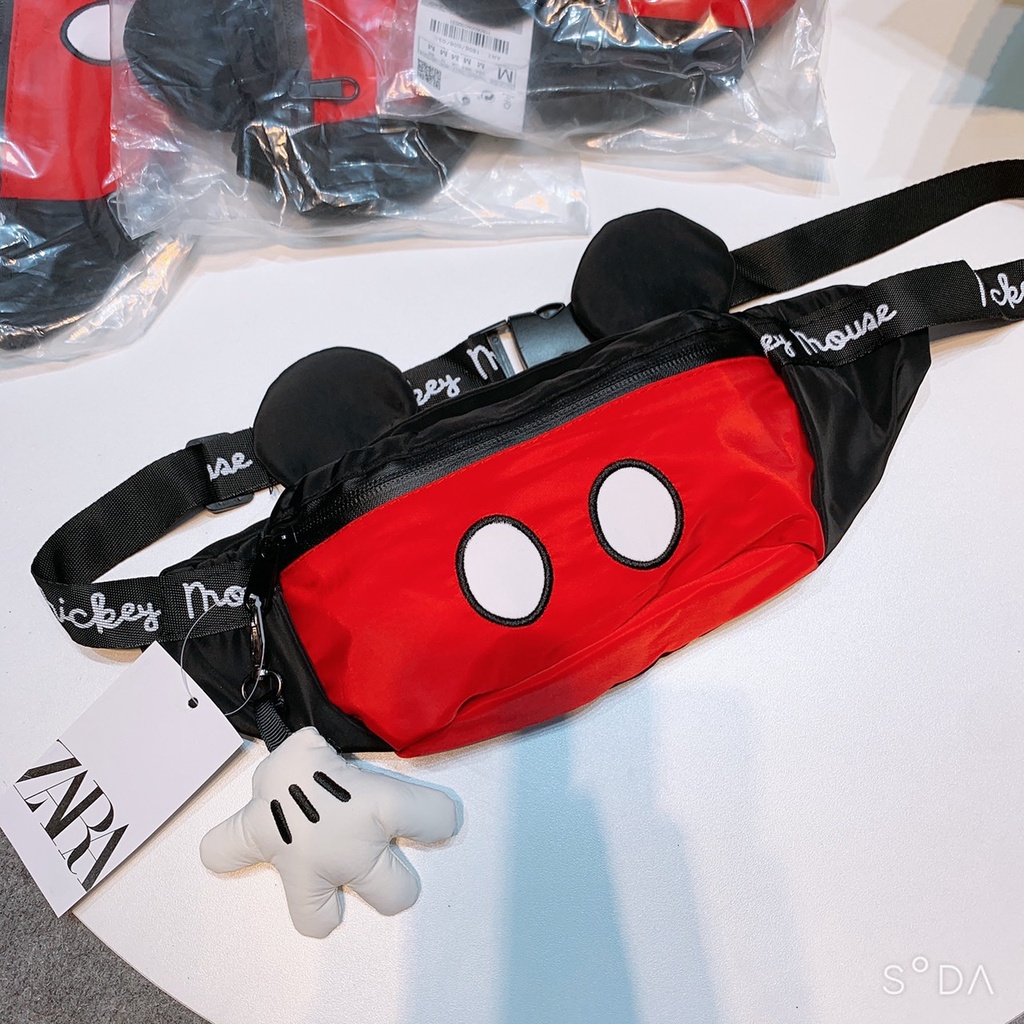 Túi Zara Mickey đeo chéo cho bé, bé trai, bé gái. Màu đỏ đen. Kích thước: 24x12