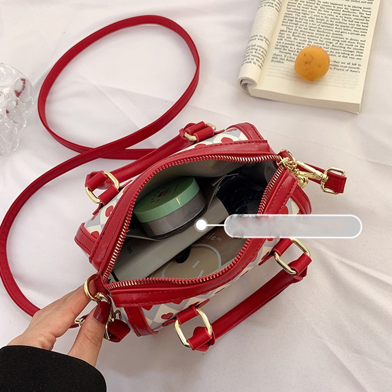 Túi Đeo Chéo Vai In Hình Trái Tim Dễ Thương Dành Cho Nữ