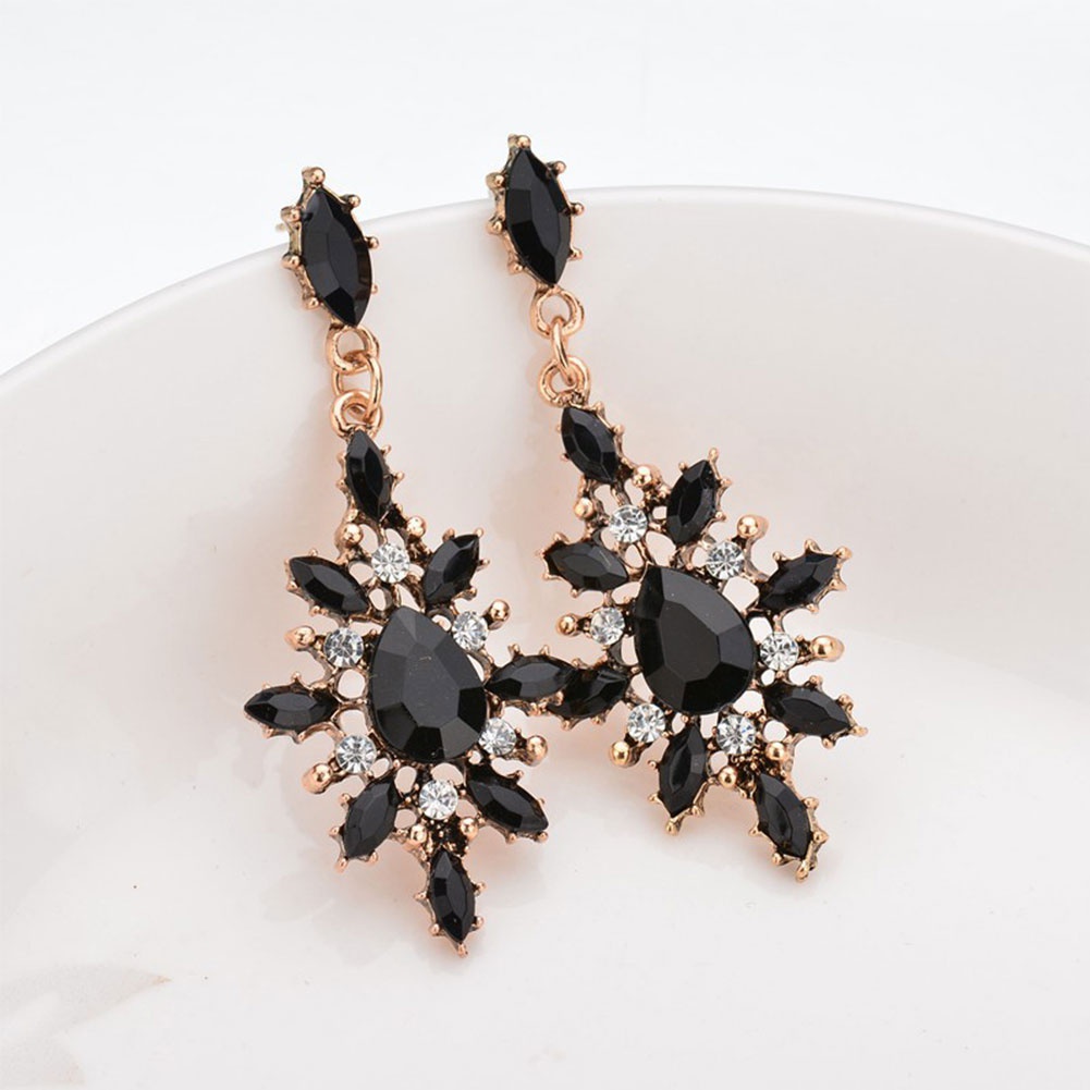 Khuyên tai thả dài mặt hình giọt nước lộng lẫy