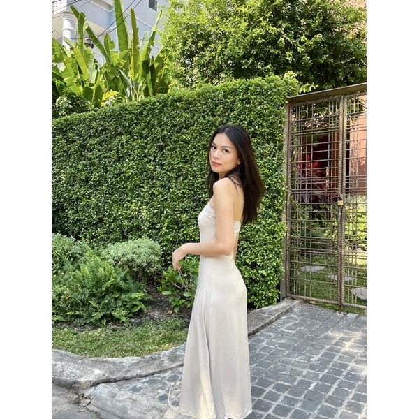 Đầm midi thun chéo cổ