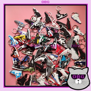 Móc khoá hình giày thể thao sneaker hot giao màu ngẫu nhiên theo mẫu