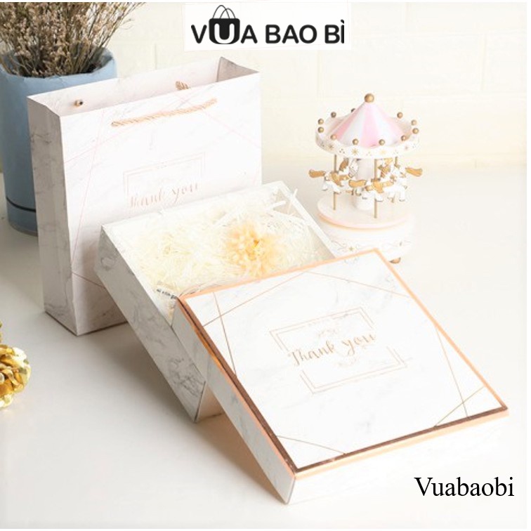 Hộp đựng quà vuông vân đá trắng Thank You kèm túi quà 20x20cm, giấy rơm lót trang nhã