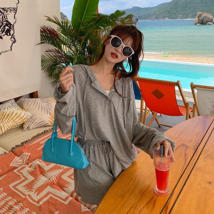 Set Áo Hoodie Tay Dài Dáng Rộng + Quần ngắn ống rộng Cho Nữ