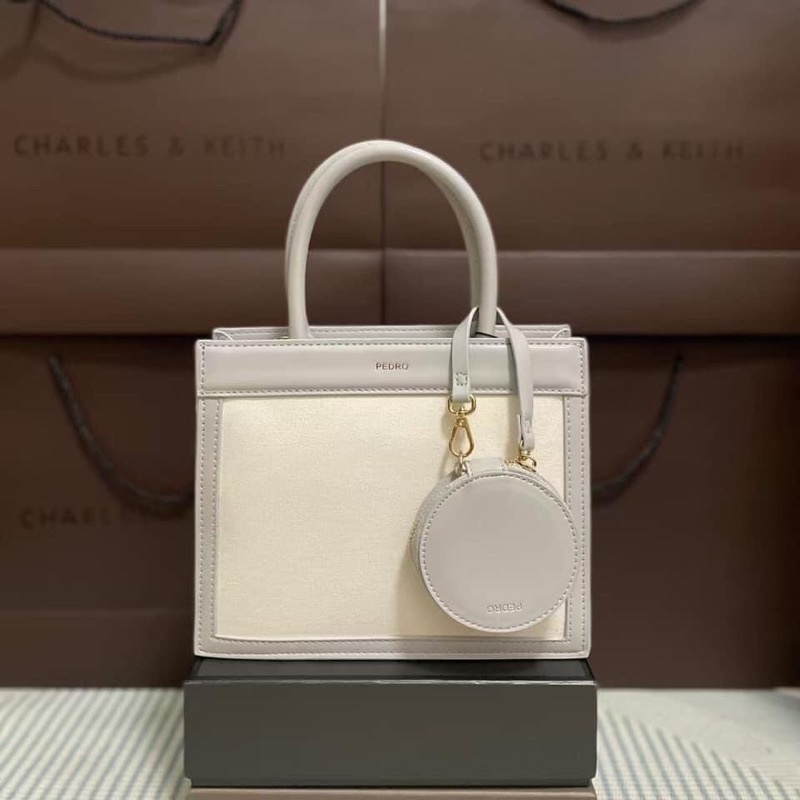 Túi tote kèm charm tròn