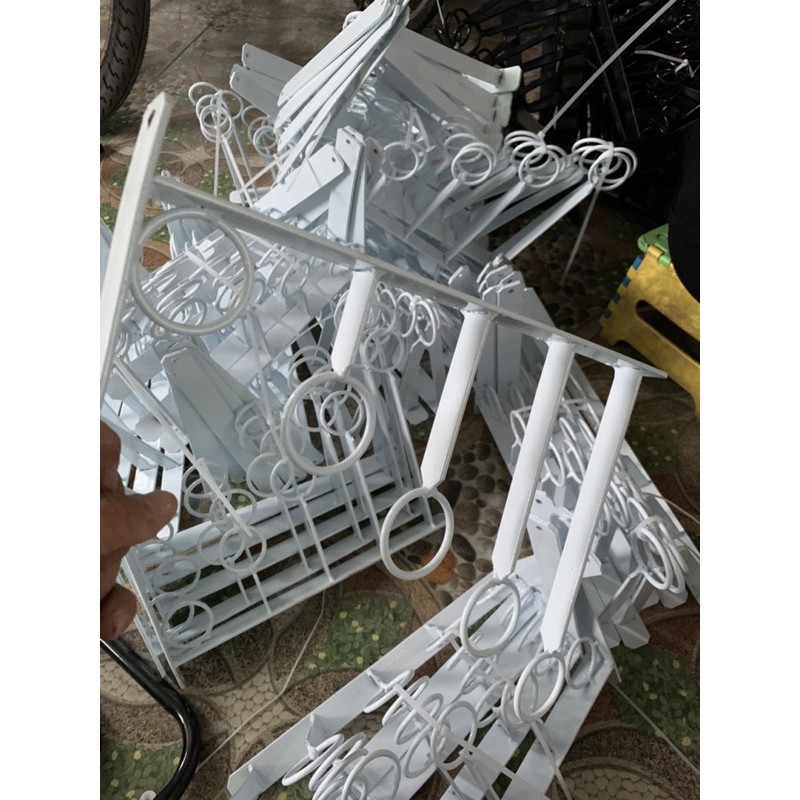 Kệ giọt nước treo quần áo