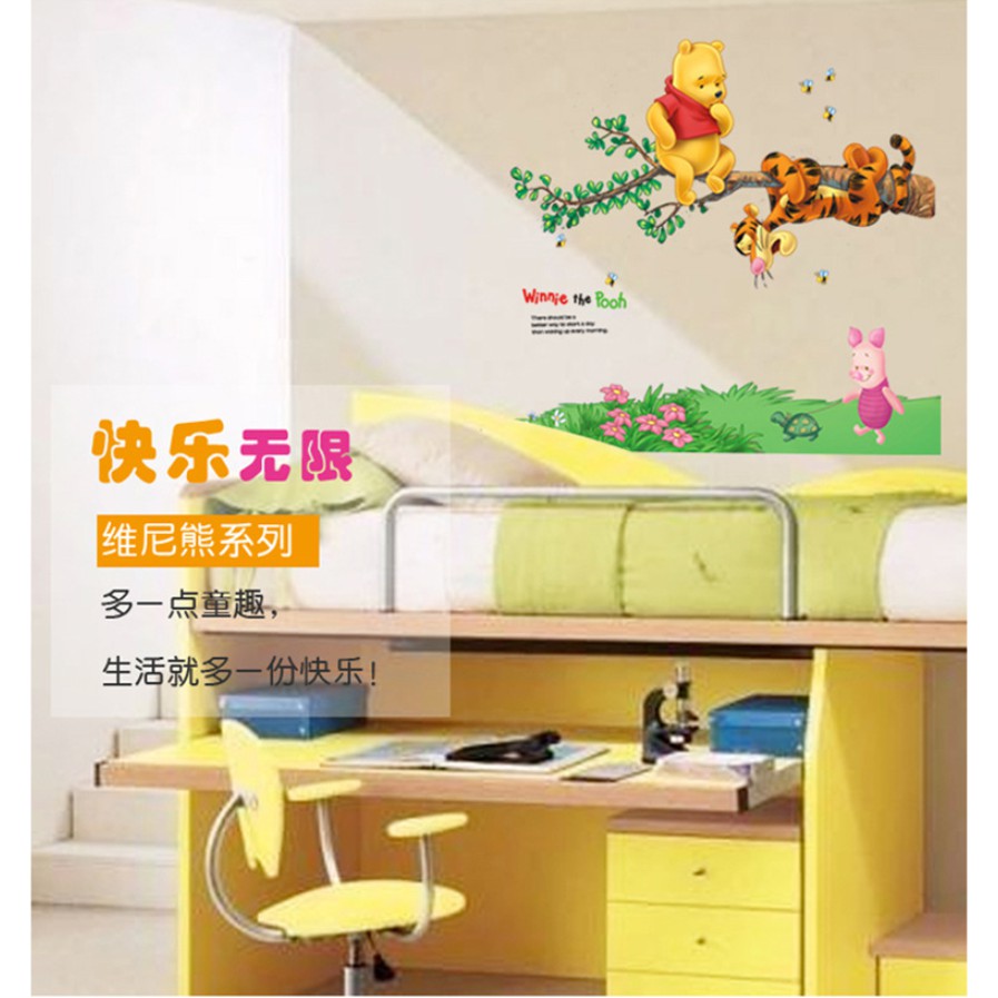 Decal dán tường Chú gấu pooh vui nhộn