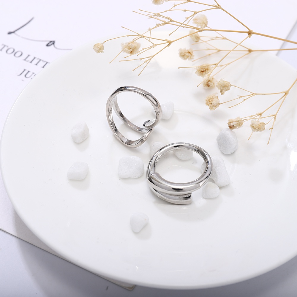 1 nhẫn đeo tay phong cách vintage thời trang