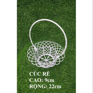 Giỏ nhựa cắm hoa cúc rế