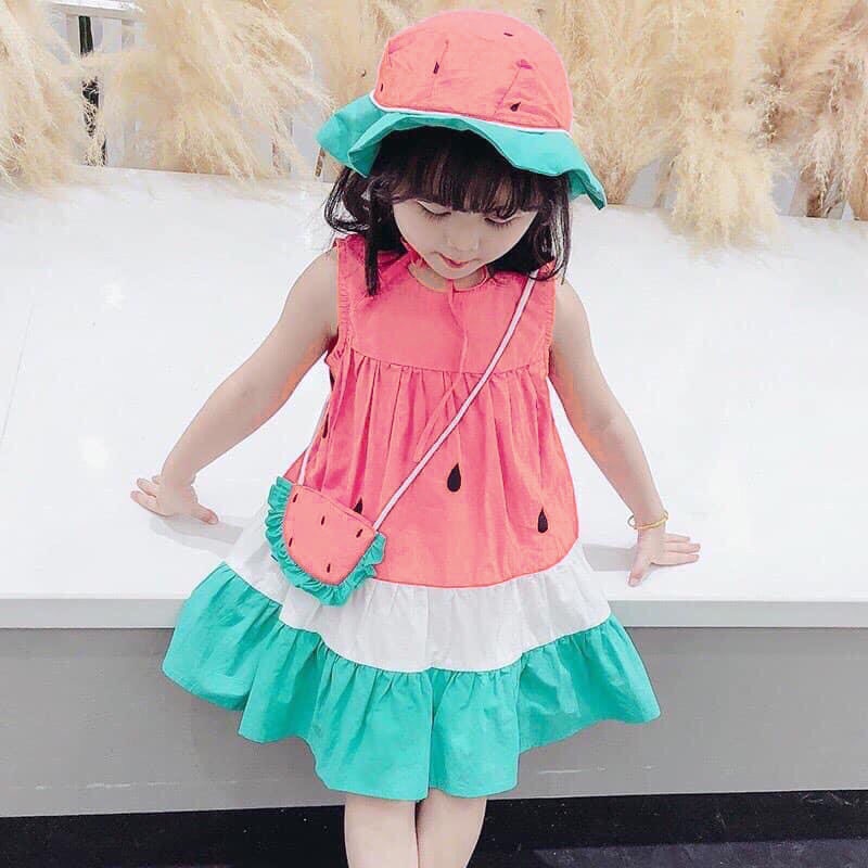 Set Váy bé gái dáng xòe kèm mũ và túi chéo, Đầm dưa hấu kèm phụ kiện chất thô mềm xinh xắn cho bé từ 8 - 22 kg, DUCK329