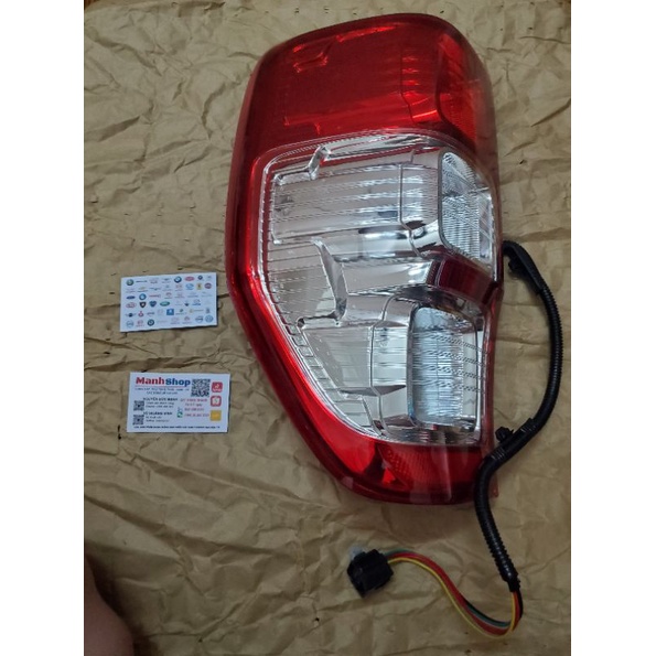 ĐÈN HẬU FORD RANGER XL XLS XLS LÒNG TRẮNG – EB3Z13404H / DB3Z13405E
