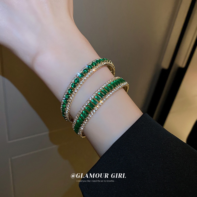 Vòng Tay Ngọc Lục Bảo Hình Vuông Thiết Kế Đơn Giản Độc Đáo Thời Trang