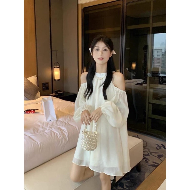 Đầm Tơ Khoét Vai Cổ Yếm Tay Dài Siêu Xinh Hàng Chuẩn Đẹp